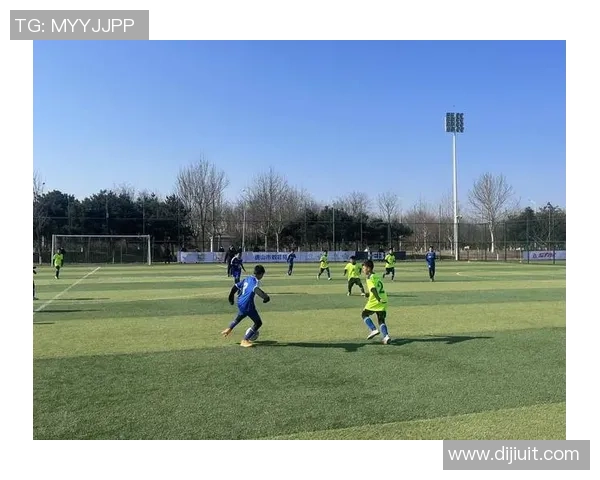 小孩足球小将:梦想与拼搏交织的青春赛场故事 小孩足球小将:梦想与拼搏交织的青春赛场故事